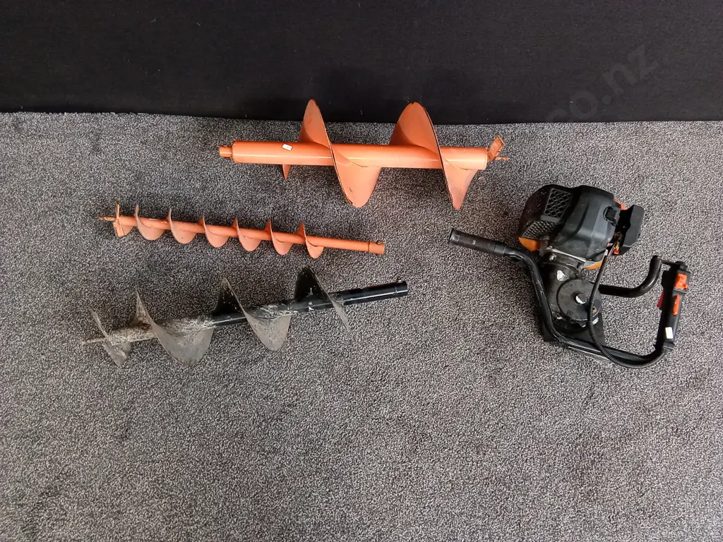 4 PIECE EARTH AUGER Image 1++