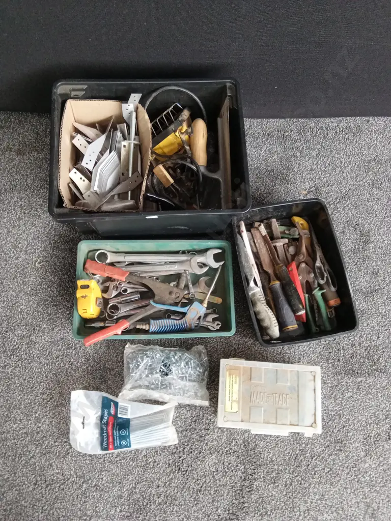 ASSORTED TOOLS Image 1++