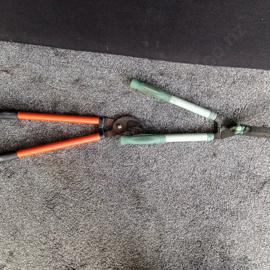 2 HEDGE TRIMMERS