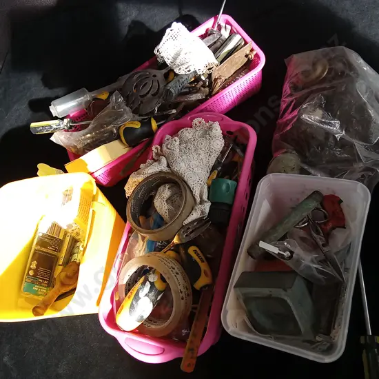BOX OF ASSORTED TOOL ITEMS