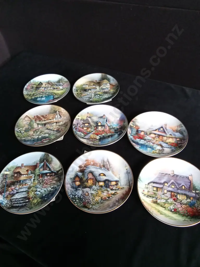 8 ROYAL DOULTON COLLECTORS DECORATIVE PLATES Image 1++