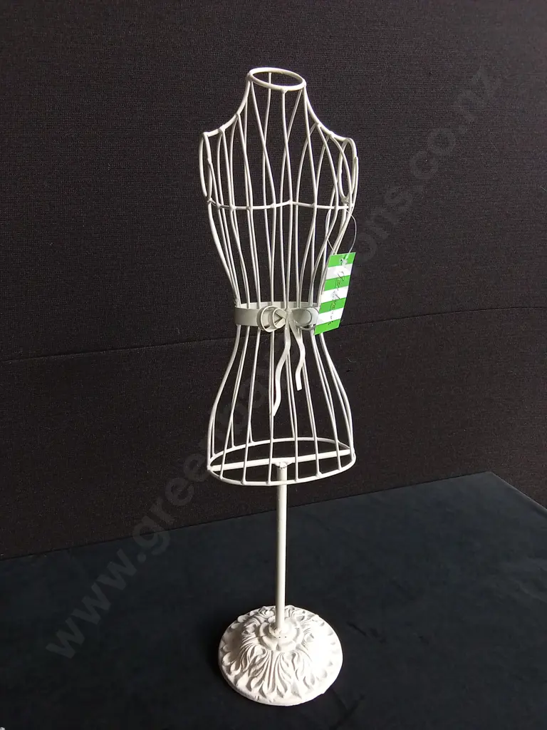 BRAND NEW WIRE DECOR Image 1++