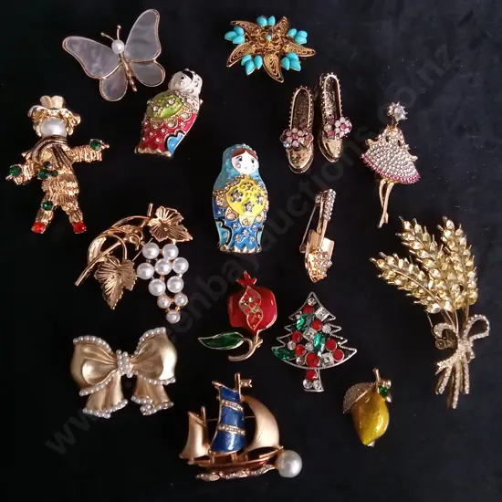 COLLECTION OF BROACHES