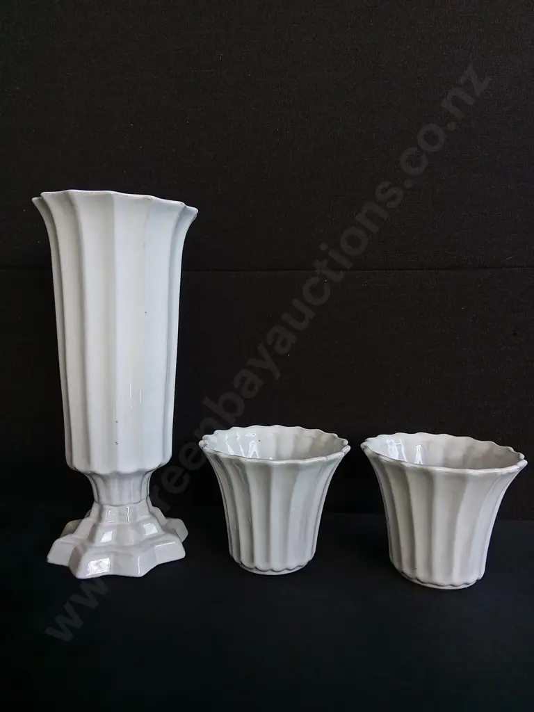 3 PIECES WHITE CERAMIC VASES Image 1++