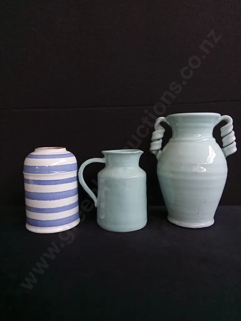 3 PIECES MIX OF VASES Image 1++