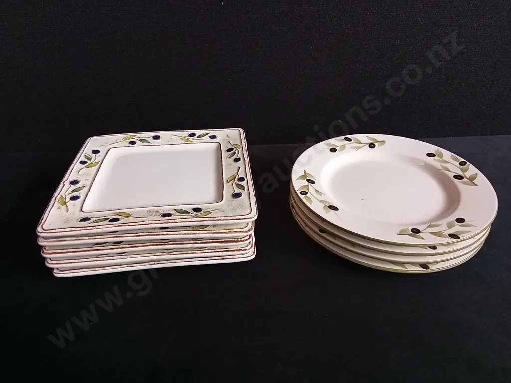 9 PIECES STEVENS PLATES Image 1++