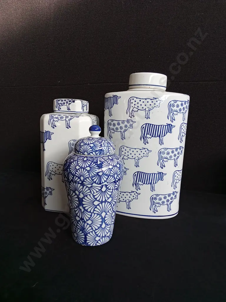 3 PIECES DECORATIVE CERAMIC JARS Image 1++