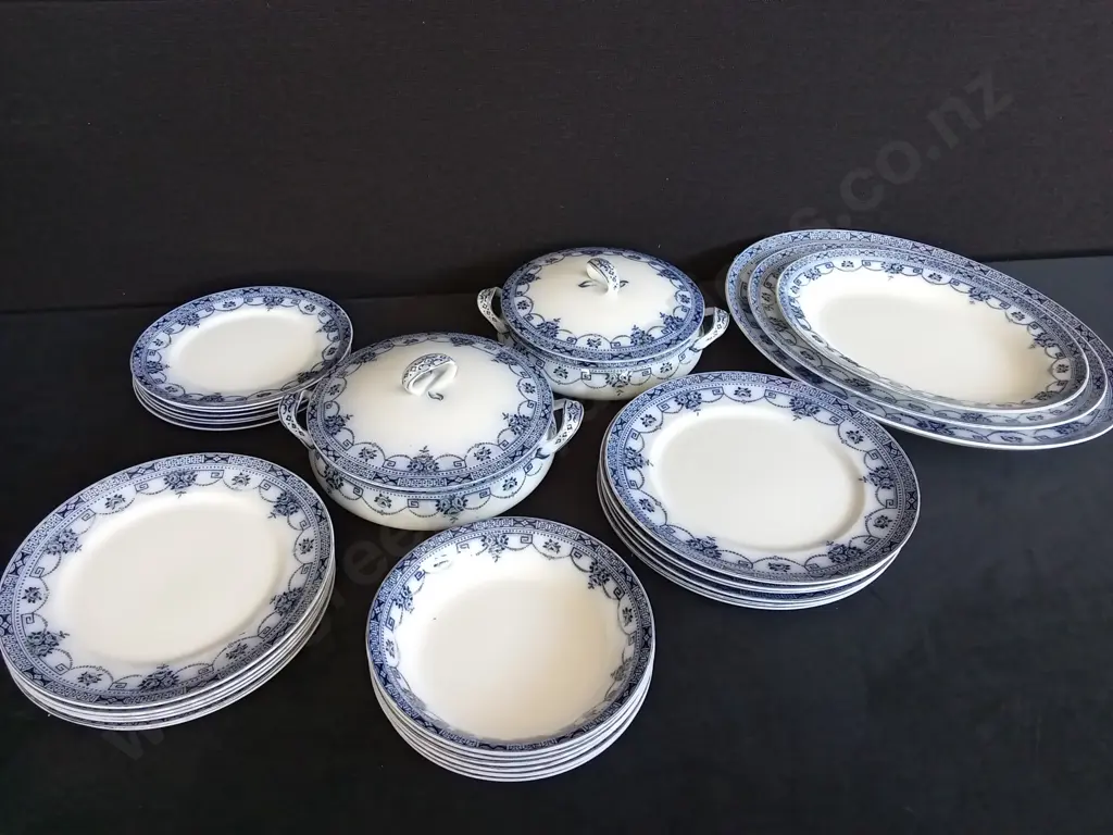 GARLAND ASSORTED MEAKIN ENGLAND DISH SET Image 1++