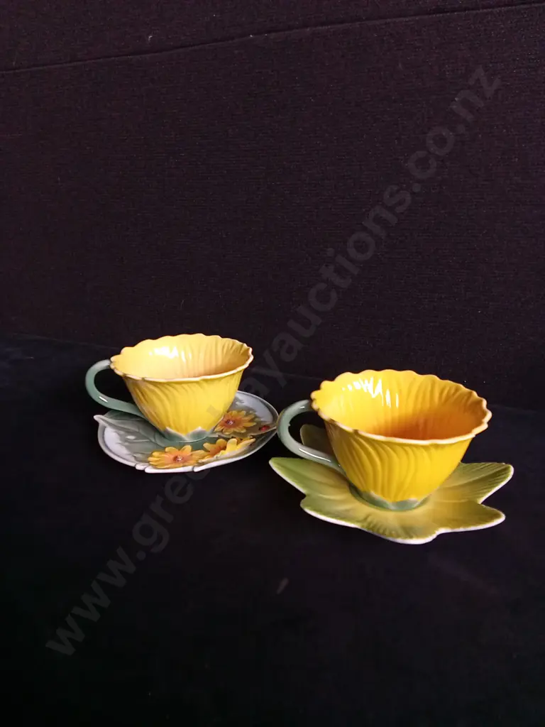 4 PIECES MT MERU CUPS AND SAUCER, AND TWO'S COMPANY PLATE Image 1++