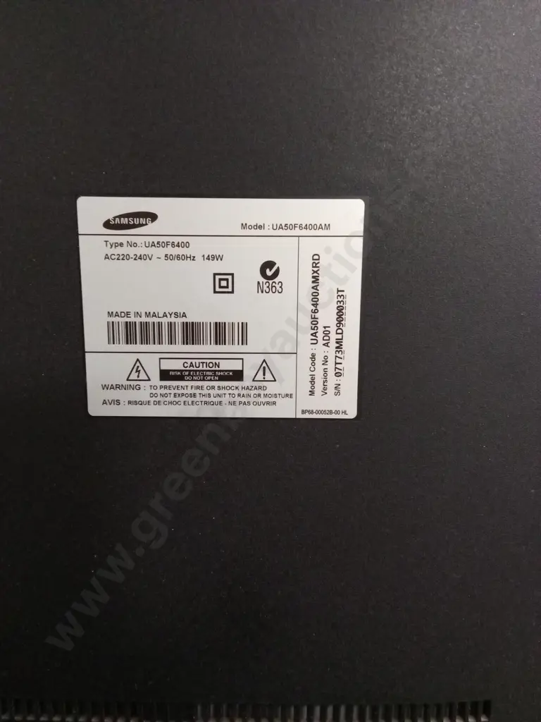 SAMSUNG 50 INCH LED TV MODEL UA50F6400 TESTED AND WORKING WITH REMOTE ON BLACK TV STAND Image 1++
