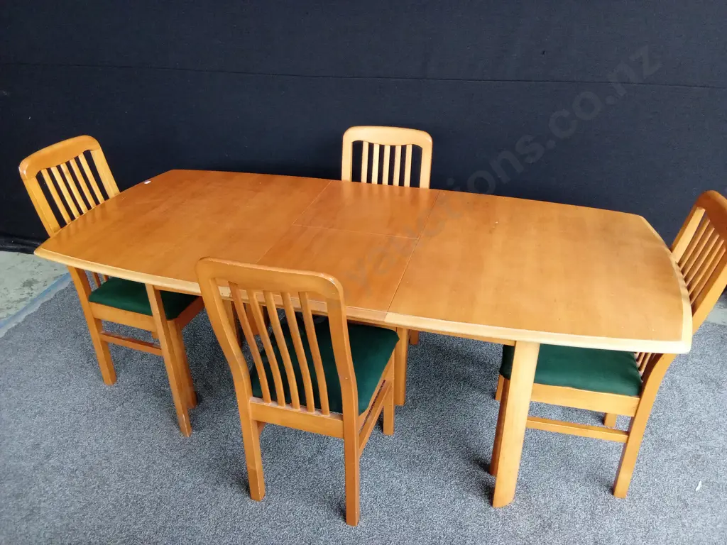 EXTENDABLE WOODEN TABLE AND 4 CHAIRS H 75CM L 1.95M D 91CM Image 1++