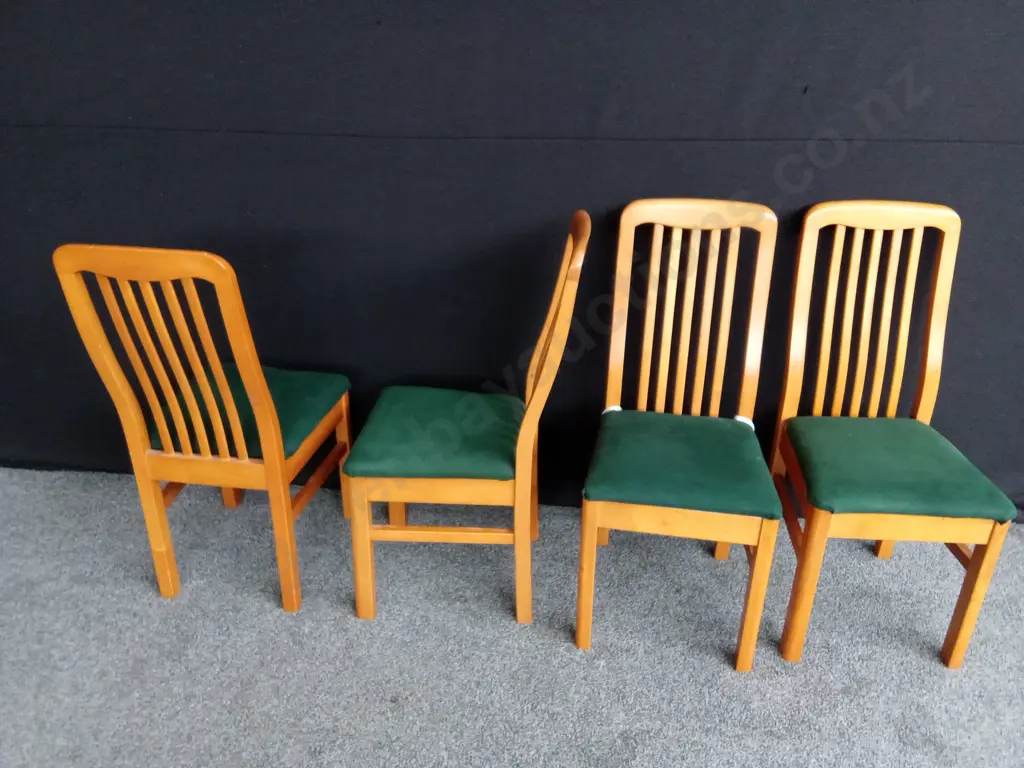 EXTENDABLE WOODEN TABLE AND 4 CHAIRS H 75CM L 1.95M D 91CM Image 1++
