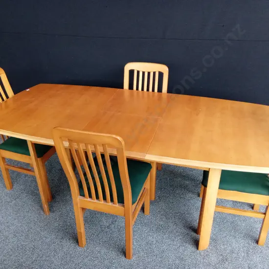 EXTENDABLE WOODEN TABLE AND 4 CHAIRS H 75CM L 1.95M D 91CM