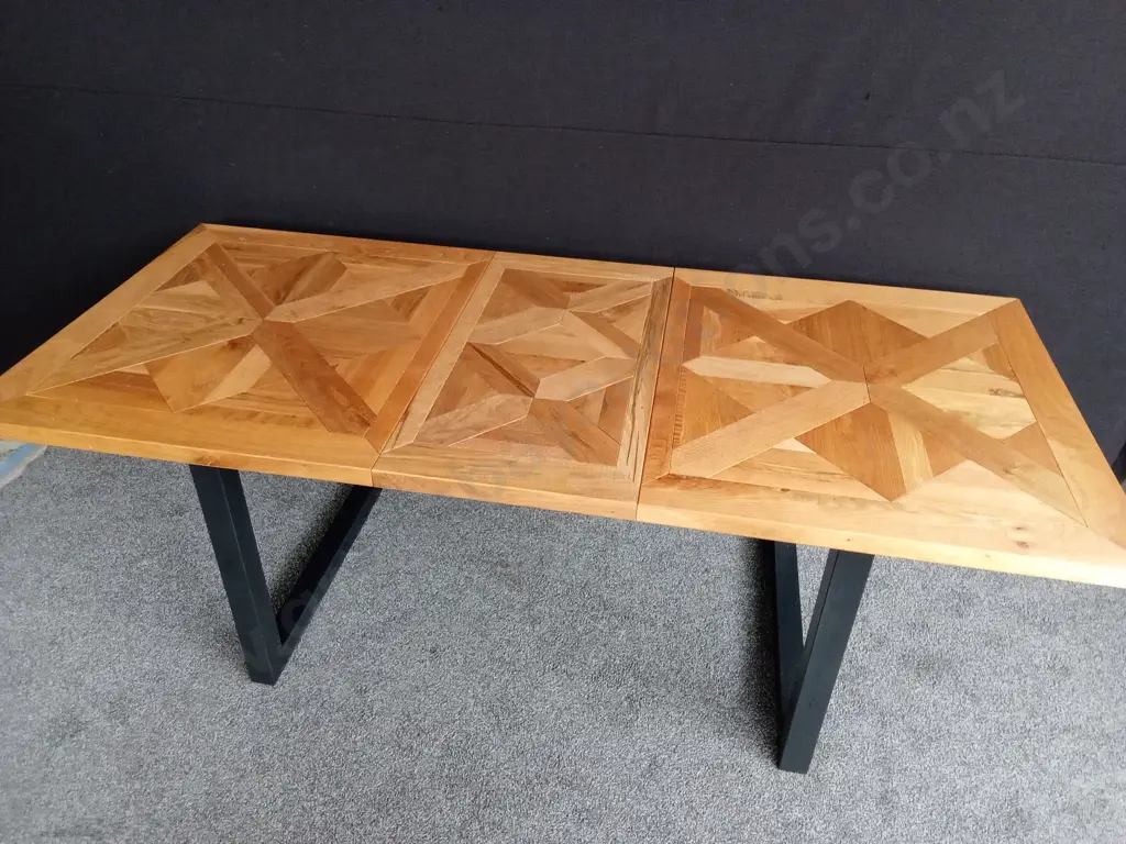 EXTENDABLE WOODEN TABLE H78CM L2.04CM D90CM Image 1++