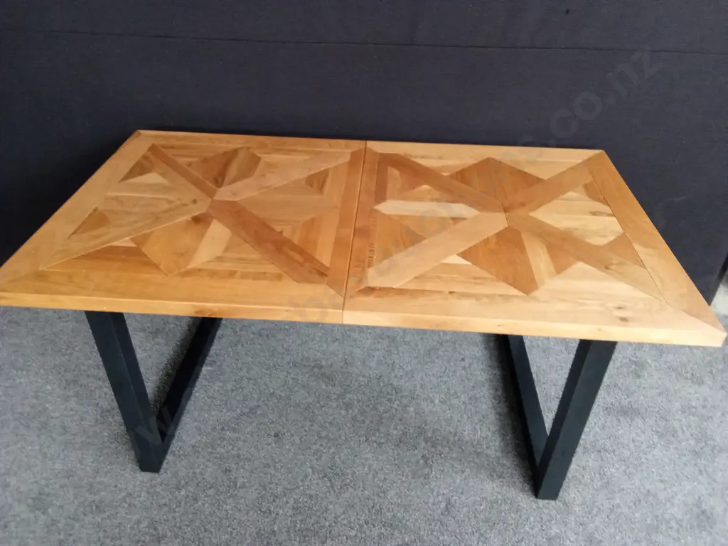 EXTENDABLE WOODEN TABLE H78CM L2.04CM D90CM Image 1++