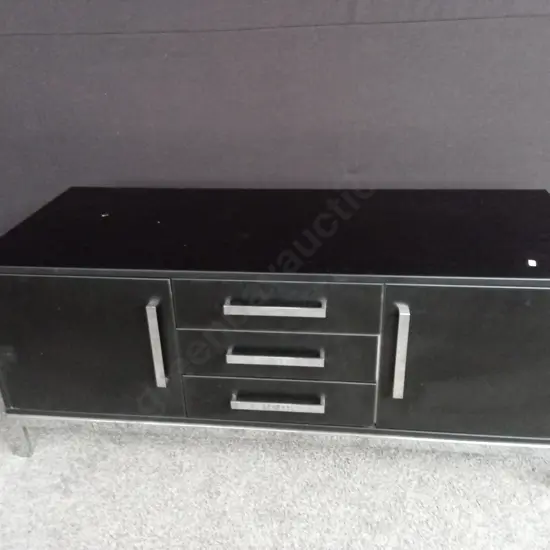 BLACK TV CABINET WITH MIRRORED ACCENTS L 1.5M D 60CM H 61CM
