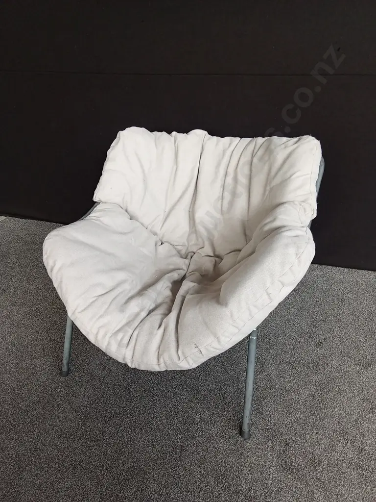 LARGE OUTDOOR CHAIR Image 1++
