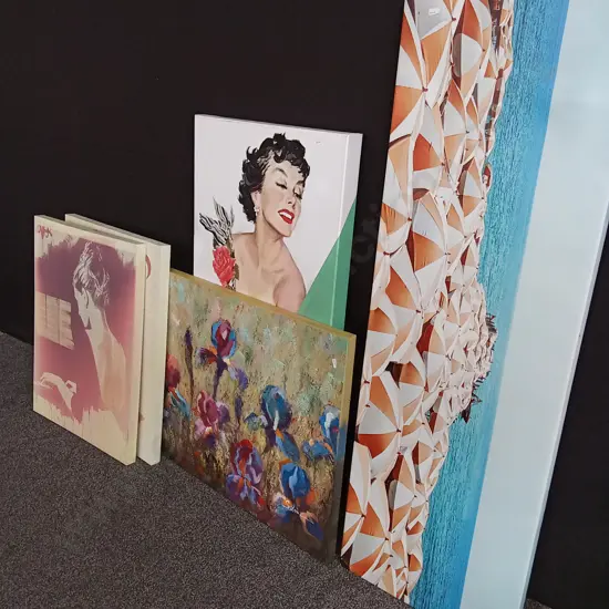 5 PIECES MIX OF CANVAS PRINTS