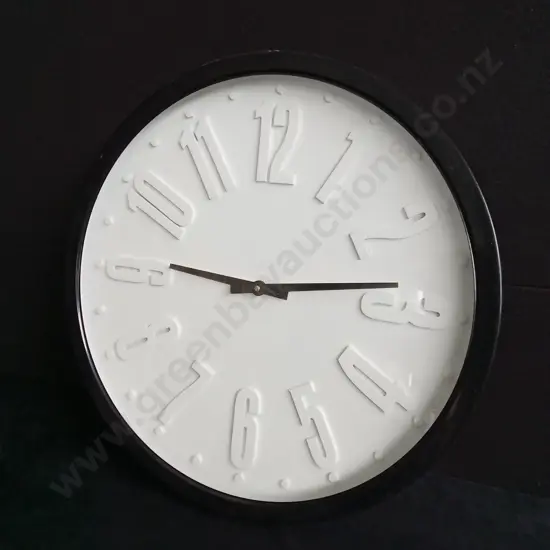 DECORATIVE WALL CLOCK