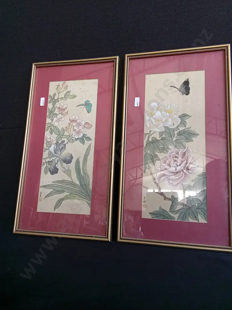 PAIR OF VINTAGE FRAMED CHINESE PAINTINGS Image 1++