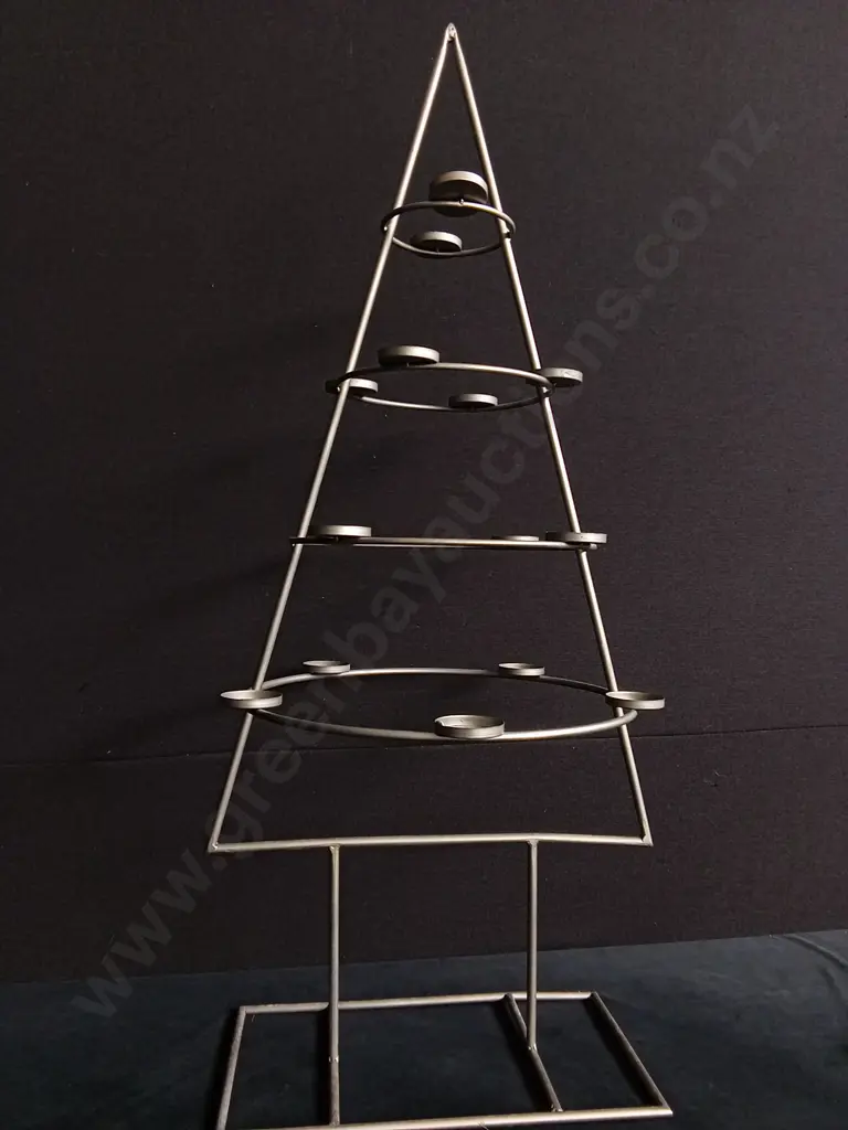 METAL CHRISTMAS TREE CANDLE HOLDER Image 1++