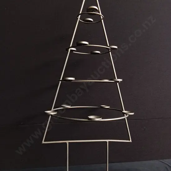 METAL CHRISTMAS TREE CANDLE HOLDER