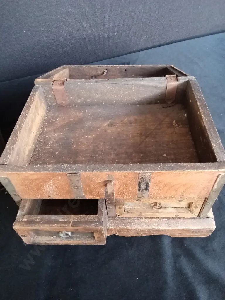 2 SMALL WOODEN CHESTS LARGEST LENGTH 34CM Image 1++