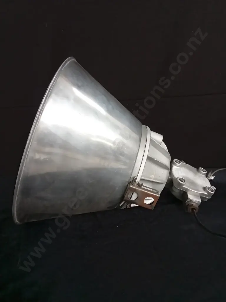 INDUSTRIAL FLOODLIGHT Image 1++