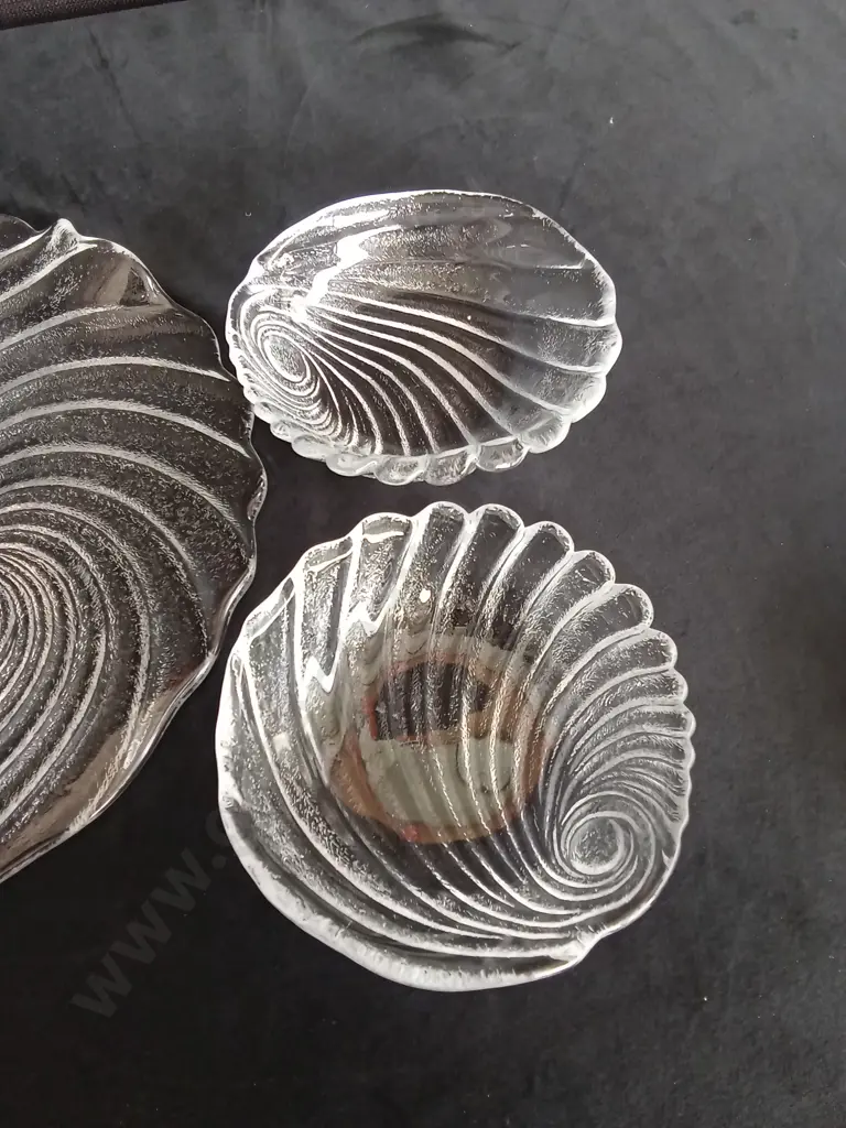 4 PIECE MATCHING SPIRAL GLASS SET Image 1++