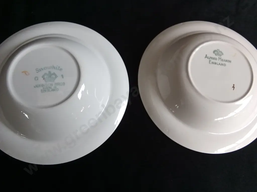 ASSORTED PLATES AND BOWLS Image 1++