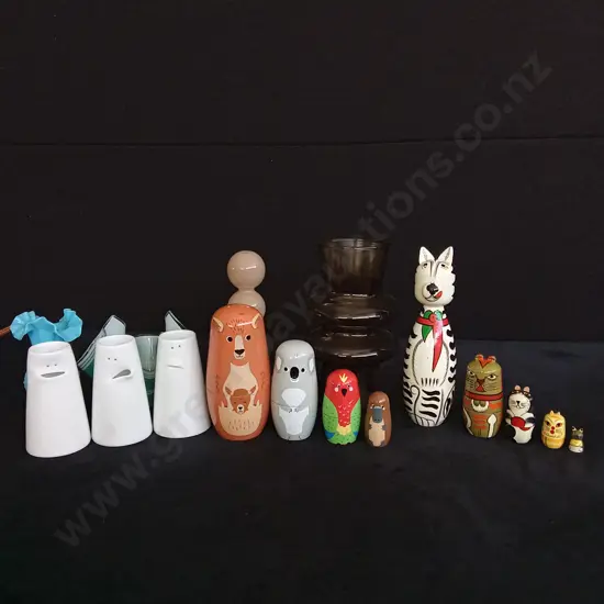 ASSORTED DECORATIVE ITEMS