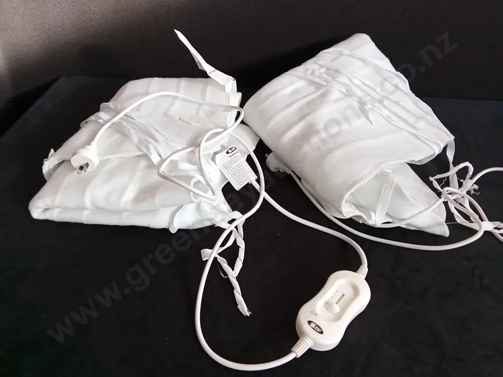 2 WORKING ELECTRIC BLANKETS FOR A SINGLE BED Image 1++