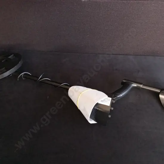 METAL DETECTOR WORKING