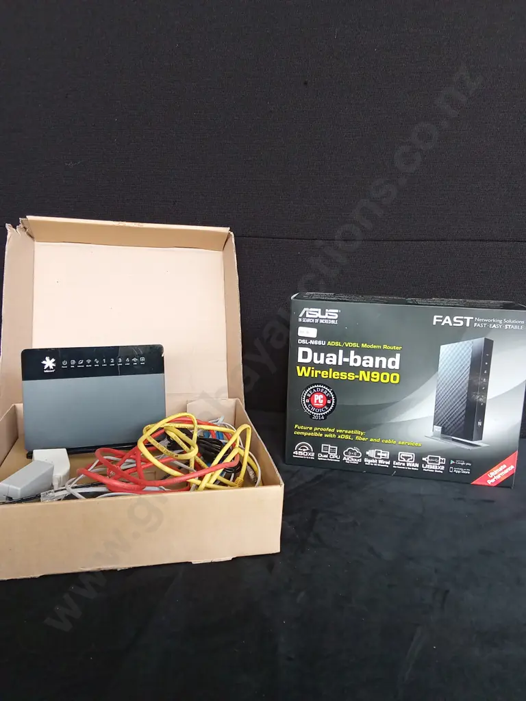 BRAND NEW ASUS DUAL-BAND WIRELESS-N900 AND TELECOM MODEM ROUTER WITH CABLES Image 1++