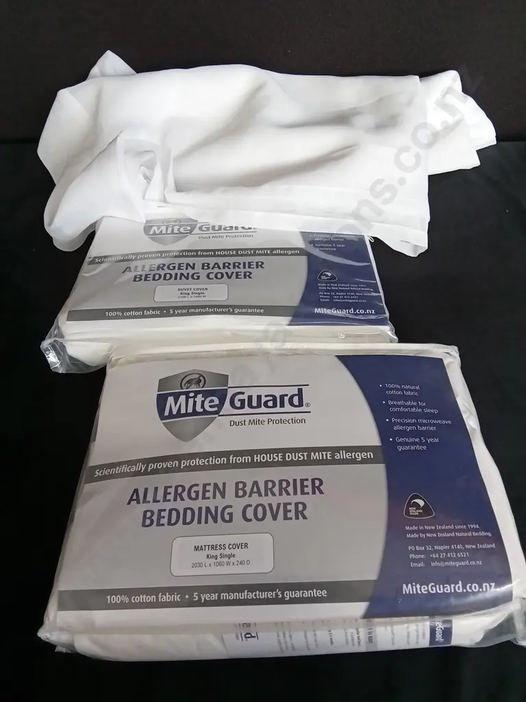 KING SINGLE ALLERGEN BARRIER MATTRESS AND DUVET COVER WITH CURTAINS Image 1++