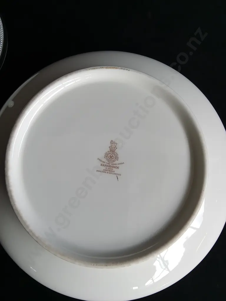 ROYAL DOULTON BONE CHINA LIDDED VEGETABLE TUREEN Image 1++
