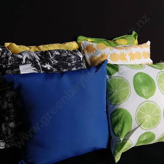 6 CUSHIONS