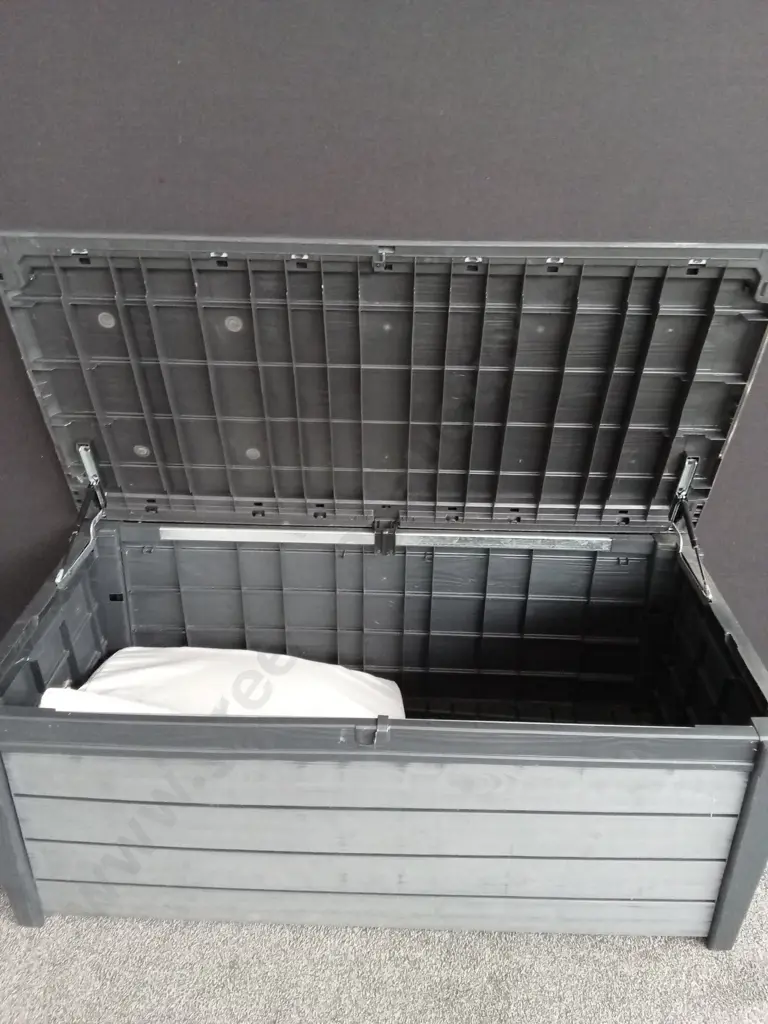 KETER OUTDOOR STORAGE BOX D69CM H60CM L1.45M WITH 2 OUTDOOR CUSHIONS INSIDE Image 1++