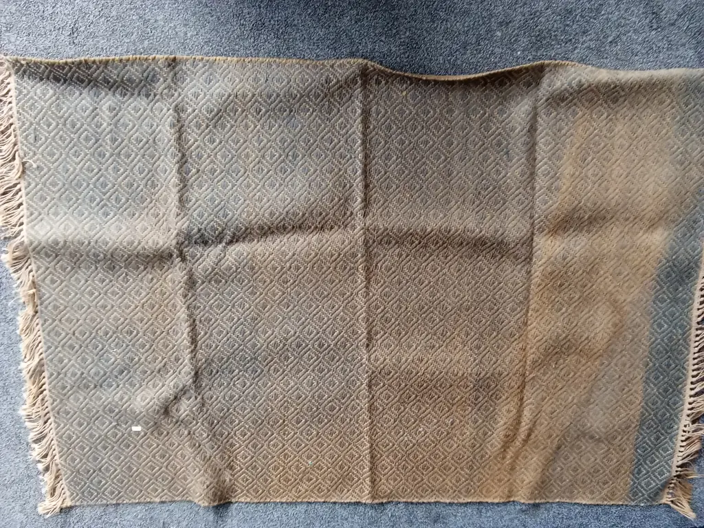 SOUTHWESTERN STYLE RUG WITH TASSLE FRINGE L1.9M D1.28M Image 1++