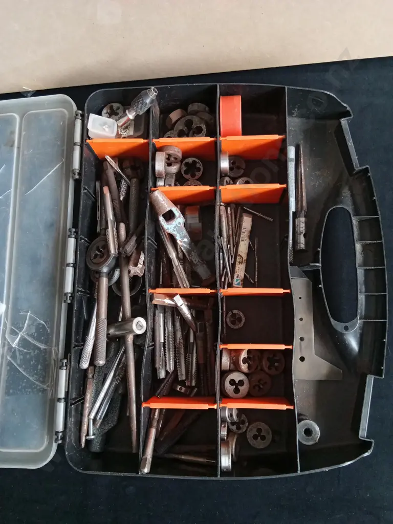 2 EXHIBITION BOARDS AND PLASTIC CASE TAP AND DIE SET Image 1++