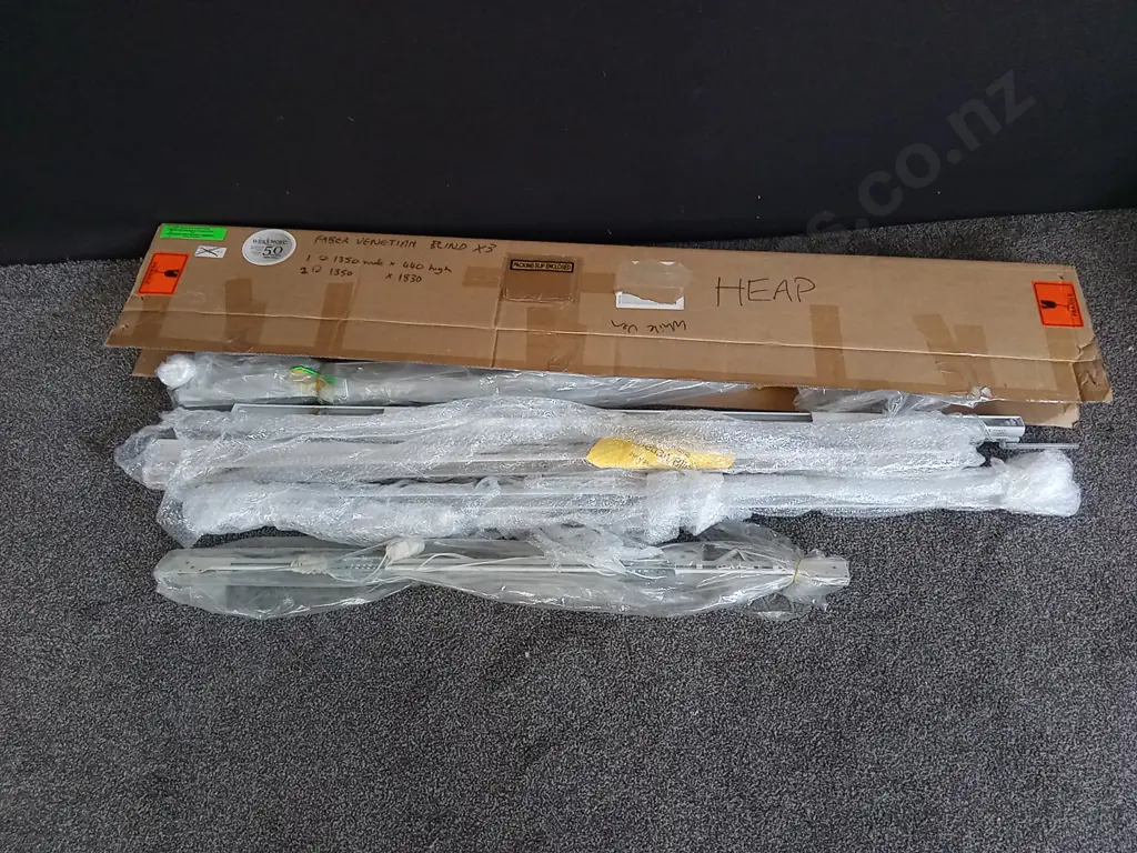 FABER VENETIAN BLIND X3 1 IS 1350 X 440 2 ARE 1350 X 1830 Image 1++