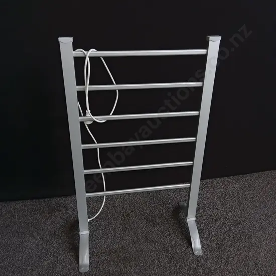 HEATED TOWEL RAIL