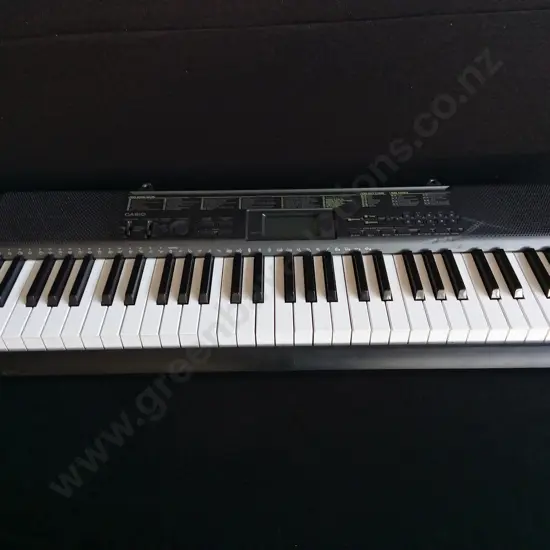 CASIO KEYBOARD, MISSING CORD BUT CAN OPERATE ON BATTERIES