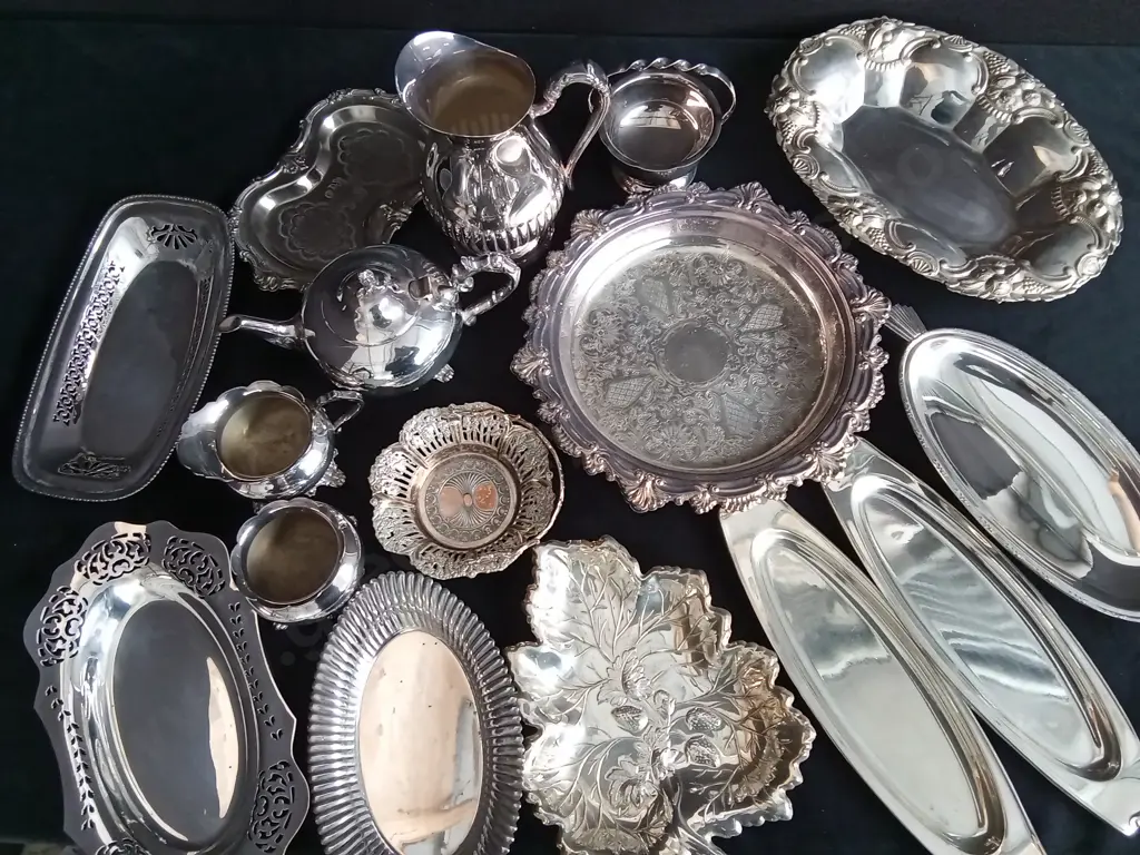 COLLECTION OF SILVER PLATED DISHES AND KITCHENWARE Image 1++