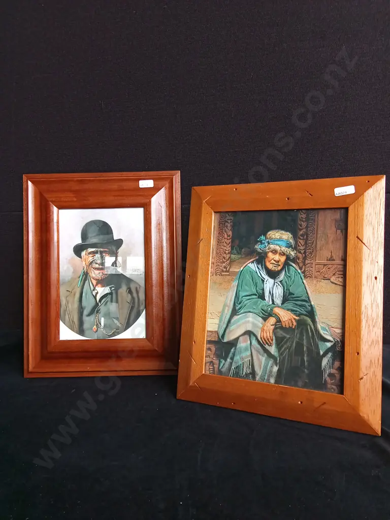 2 FRAMED GOLDIE PRINTS Image 1++