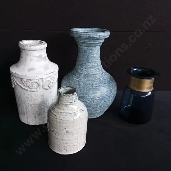 4 PIECES VASES