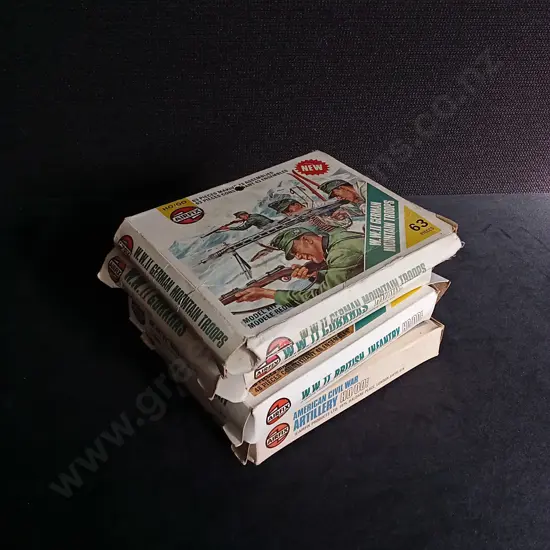 4 VINTAGE BOXES OF MILITARY MODELS, AIRFIX