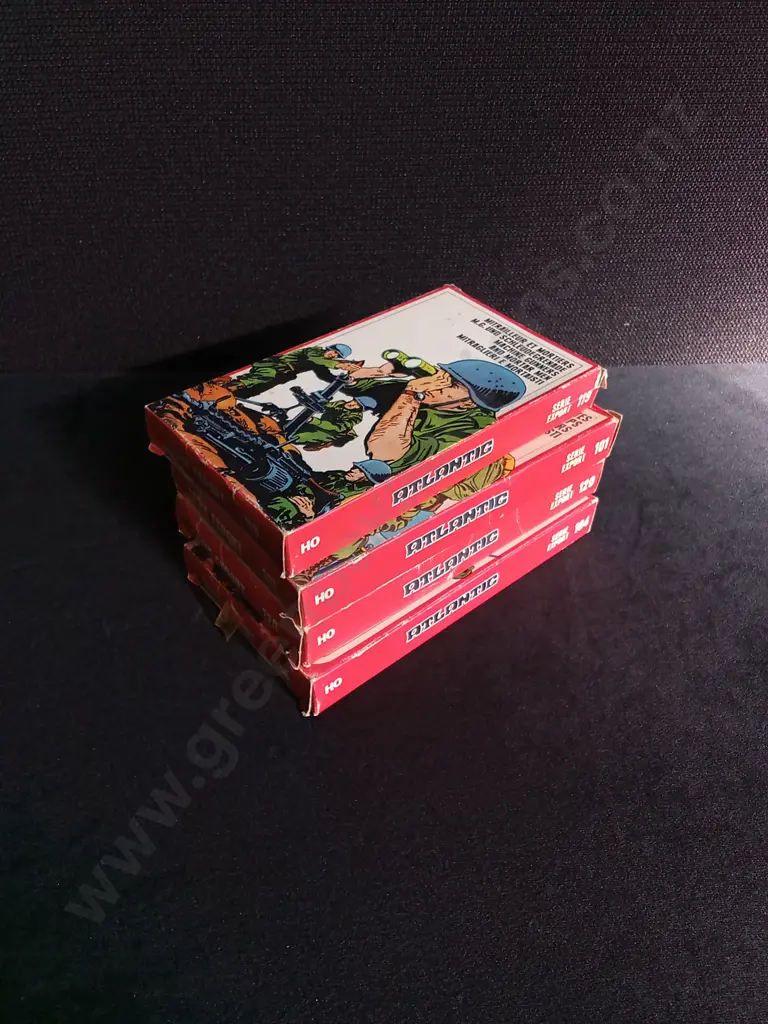 4 VINTAGE BOXES OF MILITARY MODELS, ATLANTIC Image 1++