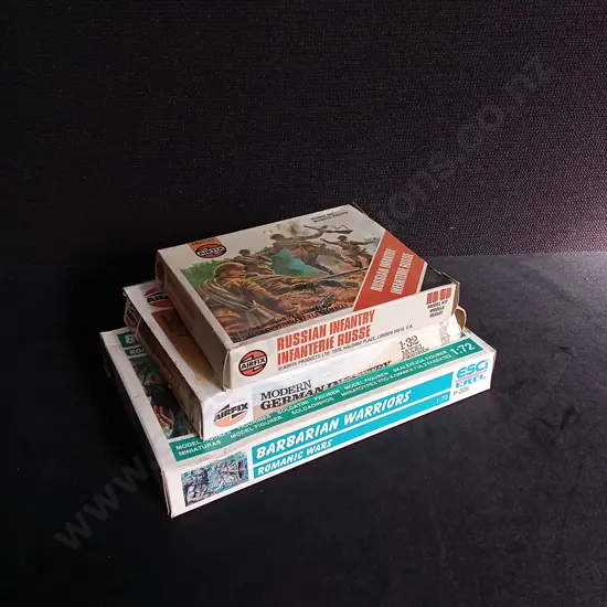 3 VINTAGE BOXES OF MILITARY MODELS, ESCI AND AIRFIX