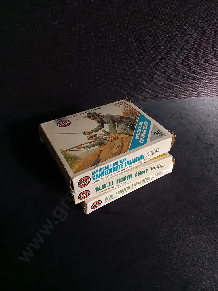 3 VINTAGE BOXES OF MILITARY MODELS, AIRFIX Image 1++